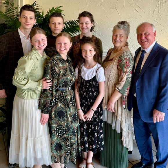 Meet your Posher, Andrea - Picture 4 of 8